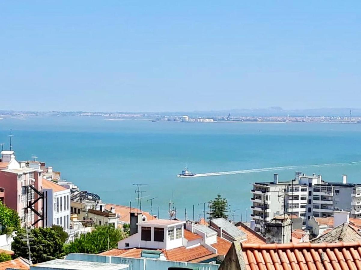 Comfortable Apartment With Balcony And Sea View In Lisbon 50 M² Eksteriør billede