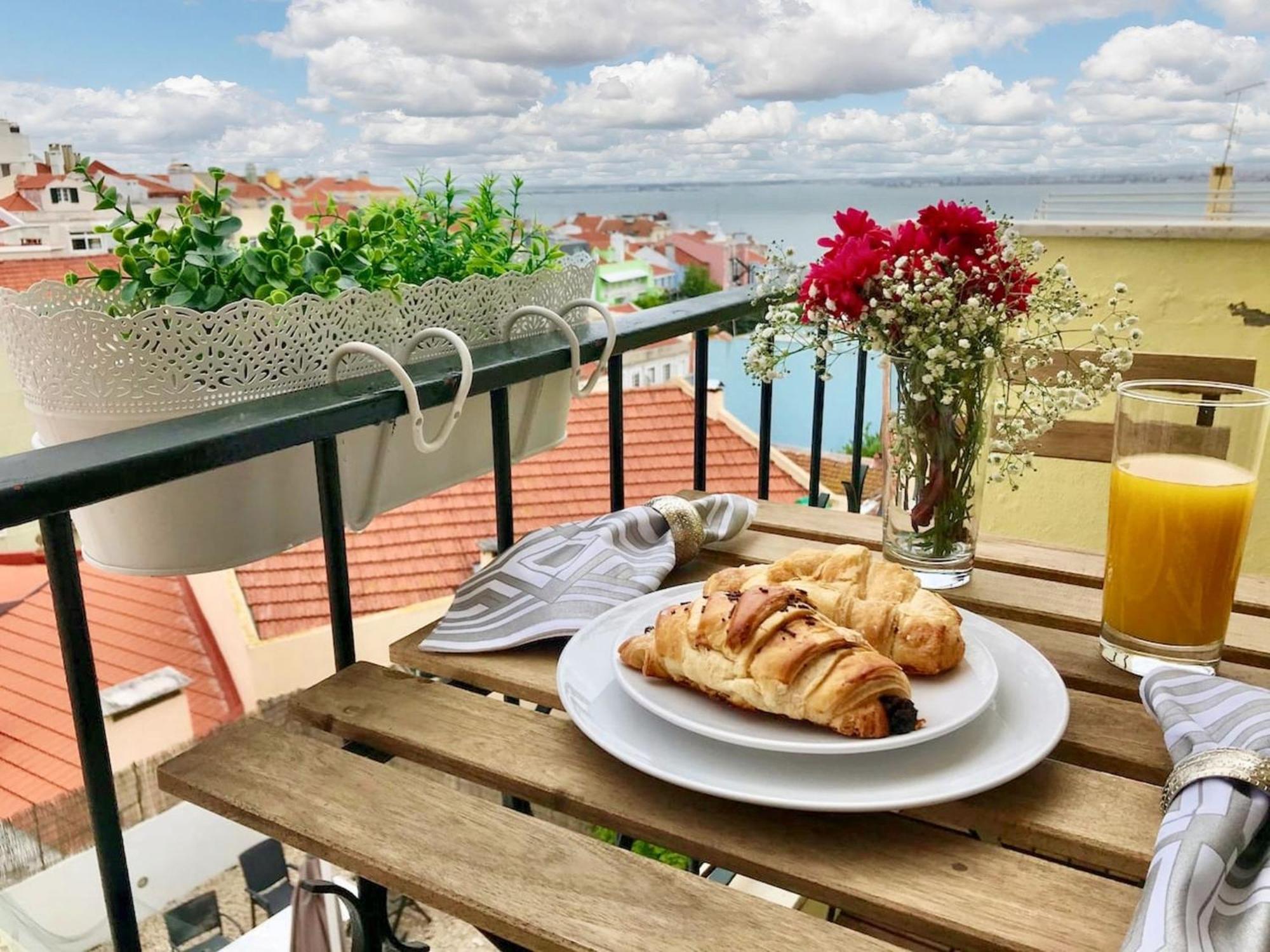 Comfortable Apartment With Balcony And Sea View In Lisbon 50 M² Eksteriør billede